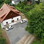 Apartment To Tutaj
